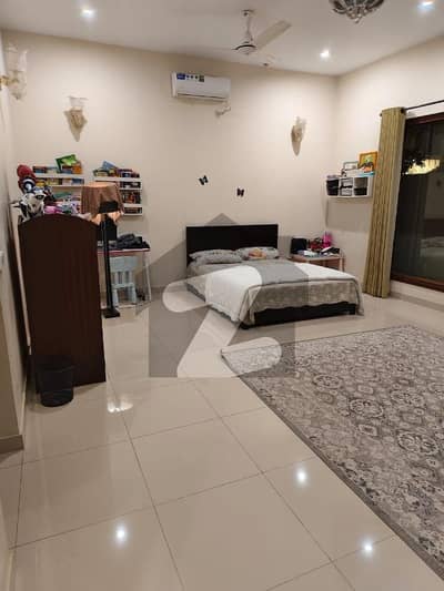 CHANCE DEAL 666 YARD 2 UNIT HOUSE NEAR HAMZA MASJID