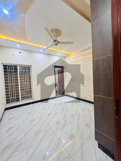 ملٹری اکاؤنٹس ہاؤسنگ سوسائٹی لاہور میں 5 کمروں کا 8 مرلہ مکان 1.25 لاکھ میں کرایہ پر دستیاب ہے۔