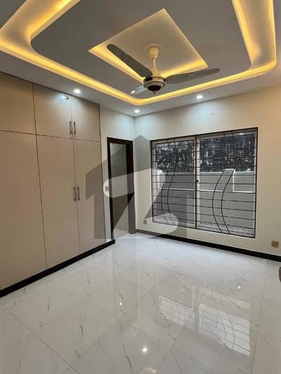 10 Marla Upper Portion Available For Rent Bahria Town Phase 8