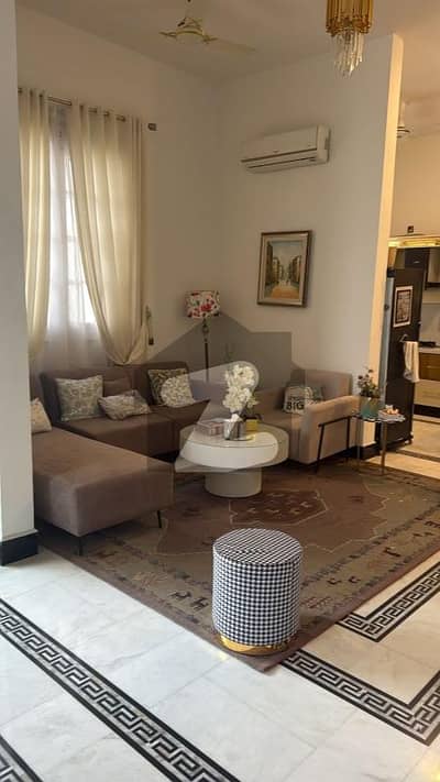 ڈی ایچ اے فیز 8 ڈی ایچ اے ڈیفینس,کراچی میں 4 کمروں کا 1 کنال زیریں پورشن 3.5 لاکھ میں کرایہ پر دستیاب ہے۔