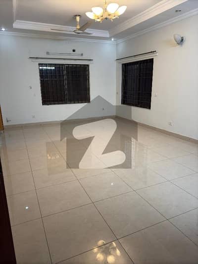 1 Kanal House Ground Portion Available For Rent In Very Reasonable Price Specious With Drawing And Dining Room