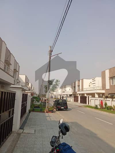 فالکن کمپلیکس نیوملیر ملیر,کراچی میں 2 کمروں کا 14 مرلہ زیریں پورشن 1.25 لاکھ میں کرایہ پر دستیاب ہے۔