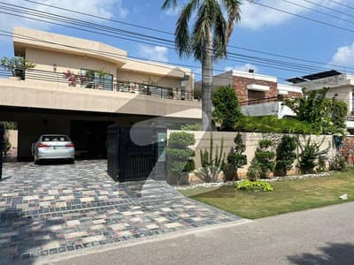 ڈی ایچ اے فیز 3 ڈیفنس (ڈی ایچ اے),لاہور میں 4 کمروں کا 1 کنال مکان 2.4 لاکھ میں کرایہ پر دستیاب ہے۔