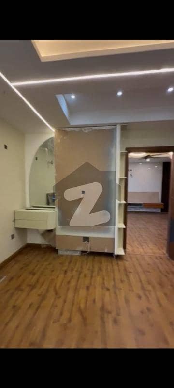 گلبرگ ریزیڈنشیا - بلاک آئ گلبرگ ریزیڈنشیا,گلبرگ,اسلام آباد میں 1 کمرے کا 4 مرلہ فلیٹ 2.1 کروڑ میں برائے فروخت۔