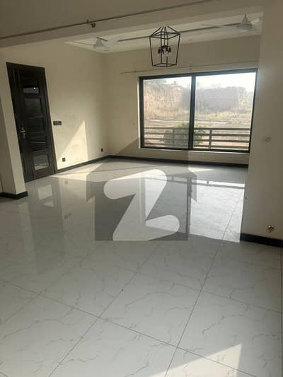 1 Kanal Brand New Upper Portion