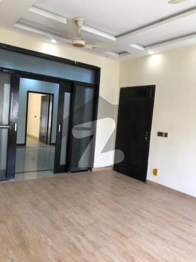 پاک عرب ہاؤسنگ سوسائٹی لاہور میں 2 کمروں کا 10 مرلہ مکان 60.0 ہزار میں کرایہ پر دستیاب ہے۔