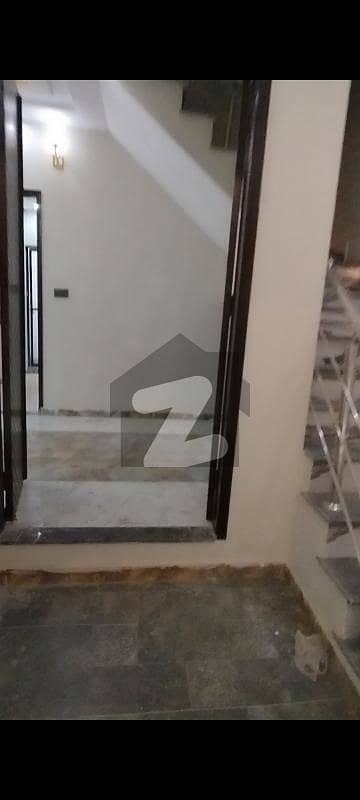 ساروبا گارڈن ہاؤسنگ سوسائٹی لاہور میں 3 کمروں کا 3 مرلہ مکان 1.25 کروڑ میں برائے فروخت۔