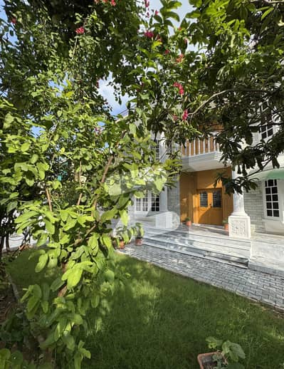 F-10 Top Location 666 Square yard Beautiful Liveable House Available For Sale