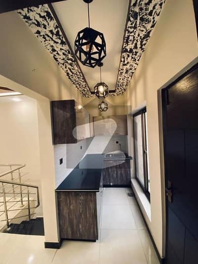 125sq yd VILLA FOR SALE, in Precinct-15 opposite to ALI BLOCK. A-PLUS Construction. 3 Bedrooms, Drawing, Dining, TV Lounge & Americal Kitchen. 10min Drive from Main Gate of Bahria Town Karachi.