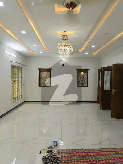 ڈی ایچ اے فیز 1 - سیکٹر ای ڈی ایچ اے ڈیفینس فیز 1,ڈی ایچ اے ڈیفینس,اسلام آباد میں 6 کمروں کا 1 کنال مکان 2.5 لاکھ میں کرایہ پر دستیاب ہے۔