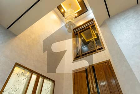 بحریہ ٹاؤن سیکٹر ای بحریہ ٹاؤن,لاہور میں 3 کمروں کا 5 مرلہ مکان 1.9 کروڑ میں برائے فروخت۔