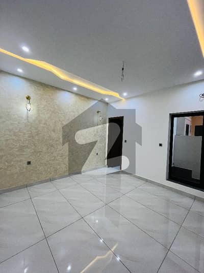 واپڈا ٹاؤن فیز 1 واپڈا ٹاؤن,ملتان میں 4 کمروں کا 5 مرلہ مکان 70.0 ہزار میں کرایہ پر دستیاب ہے۔