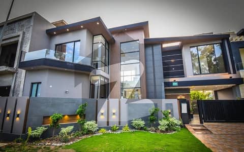05 MARLA ULTRA MODREN HOUSE NEAR TO PARK DIRECT MAIN TO APPROACH IN DHA PHASE 9