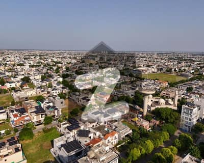 ڈی ایچ اے فیز 7 - بلاک زیڈ ڈی ایچ اے فیز 7,ڈیفنس (ڈی ایچ اے),لاہور میں 2 کنال رہائشی پلاٹ 9.15 کروڑ میں برائے فروخت۔