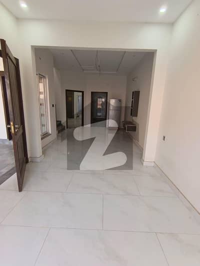 اوسیس ون لوئر کینال روڈ,فیصل آباد میں 4 مرلہ مکان 40.0 ہزار میں کرایہ پر دستیاب ہے۔