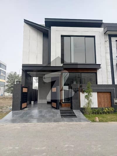 5-Marla Modern Elegant Bungalow with Front Roof Top Garden for Sale in DHA 9 Town Block-A | 3-Master Beds with Jacuzzi & Bath Tub, Company Kitchen, TV Lounge, Drawing & Dining Demand 365 Lac (Negotiable)