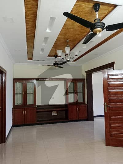 30x60 Double Storey House for Sale on Main 70 Ft Road G-11 Islamabad