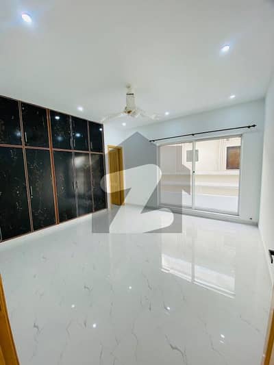 ڈی ایچ اے ڈیفینس فیز 5 ڈی ایچ اے ڈیفینس,اسلام آباد میں 1 کنال زیریں پورشن 1.5 لاکھ میں برائے فروخت۔