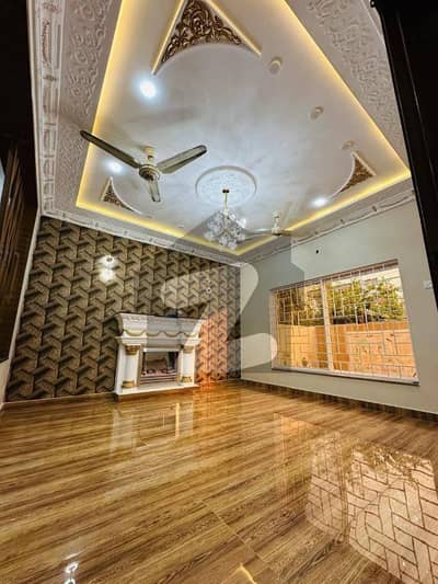 پیراگون سٹی لاہور میں 3 کمروں کا 5 مرلہ مکان 1.1 لاکھ میں کرایہ پر دستیاب ہے۔