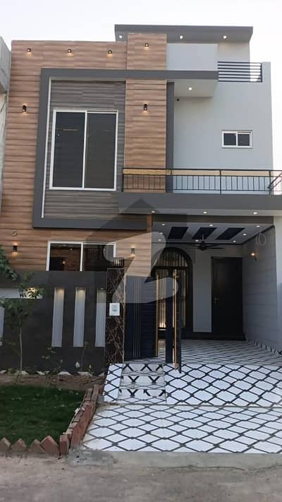 5 Marla Ultra Modern Design House Available For Sale Prime Location Solid Construction All Facilities Available Here. . .