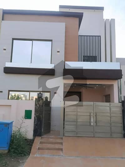 Bahria Nasheman 5 Marla Most Beautiful Modern Design House Available For Sale Prime Location Near Tooo Park And Masjid. . . .