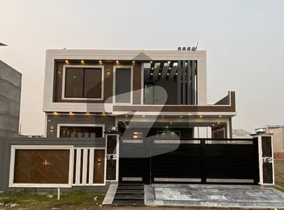 10 Marla 1.5 story House Hot Location House Available For Sale Reasonable Price