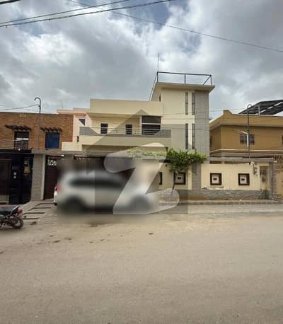 گلستانِِ جوہر ۔ بلاک 12 گلستانِ جوہر,کراچی میں 8 کمروں کا 1 کنال مکان 9.5 کروڑ میں برائے فروخت۔