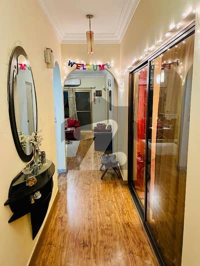 خالد بِن ولید روڈ کراچی میں 3 کمروں کا 10 مرلہ فلیٹ 3.25 کروڑ میں برائے فروخت۔