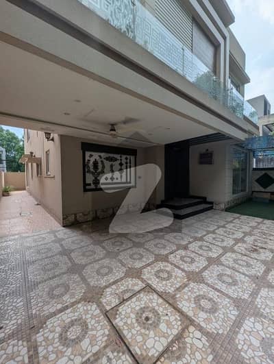 12 Marla corner house for rent