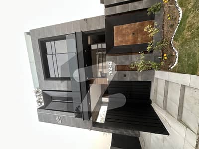 ڈی ایچ اے فیز9 پریزم ڈی ایچ اے ڈیفینس,لاہور میں 3 کمروں کا 5 مرلہ مکان 2.3 کروڑ میں برائے فروخت۔