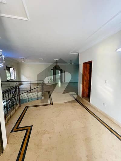 ڈی ایچ اے فیز 6 ڈی ایچ اے ڈیفینس,کراچی میں 6 کمروں کا 1 کنال مکان 5.0 لاکھ میں کرایہ پر دستیاب ہے۔