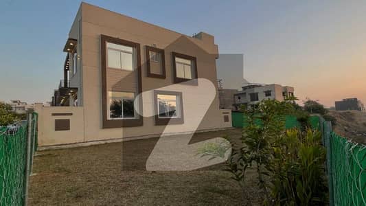 بحریہ ٹاؤن فیز 8 ۔ بلاک ایم بحریہ ٹاؤن فیز 8,بحریہ ٹاؤن راولپنڈی,راولپنڈی میں 4 کمروں کا 12 مرلہ مکان 2.75 کروڑ میں برائے فروخت۔