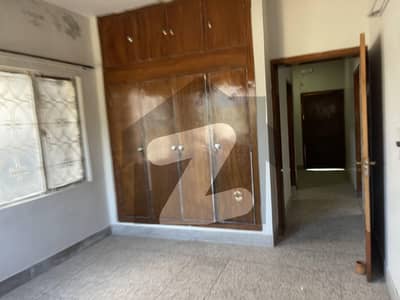 20*40 4bed 2bath available in ideal location