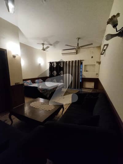 فیصل ٹاؤن لاہور میں 4 کمروں کا 10 مرلہ مکان 1.5 لاکھ میں کرایہ پر دستیاب ہے۔