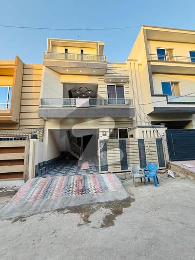 Double Storey 5 Marla House Available In Airport Housing Society - Sector 4 For sale
