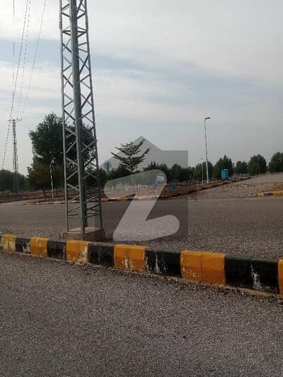 ڈی ایچ اے ویلی - سنوڈراپ سیکٹر ڈی ایچ اے ویلی,ڈی ایچ اے ڈیفینس,اسلام آباد میں 8 مرلہ پلاٹ فائل 13.5 لاکھ میں برائے فروخت۔