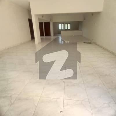 ڈی ایچ اے فیز 2 ڈی ایچ اے ڈیفینس,کراچی میں 4 کمروں کا 1 کنال مکان 3.5 لاکھ میں کرایہ پر دستیاب ہے۔