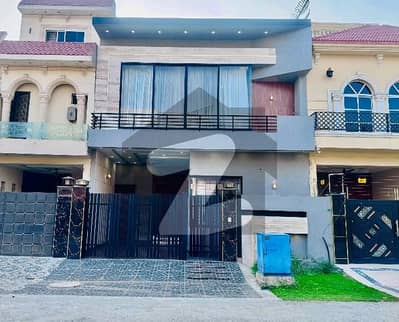 سٹی ہاؤسنگ سوسائٹی گوجرانوالہ میں 4 کمروں کا 5 مرلہ مکان 2.4 کروڑ میں برائے فروخت۔