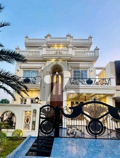 سٹی ہاؤسنگ سوسائٹی گوجرانوالہ میں 6 کمروں کا 10 مرلہ مکان 5.25 کروڑ میں برائے فروخت۔