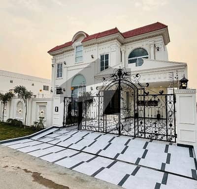 سٹی ہاؤسنگ سوسائٹی گوجرانوالہ میں 6 کمروں کا 1 کنال مکان 7.0 کروڑ میں برائے فروخت۔