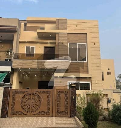 سٹی ہاؤسنگ سوسائٹی گوجرانوالہ میں 4 کمروں کا 5 مرلہ مکان 1.75 کروڑ میں برائے فروخت۔