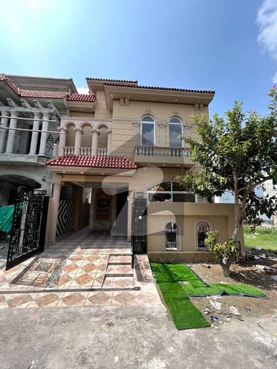 5 MARLA HOUSE FOR RENT DHA PHASE 9 TOWN