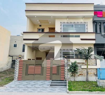 سٹی ہاؤسنگ سوسائٹی گوجرانوالہ میں 4 کمروں کا 5 مرلہ مکان 1.65 کروڑ میں برائے فروخت۔