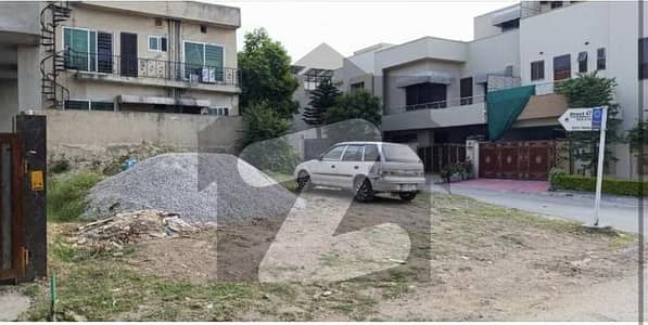 بحریہ ٹاؤن فیز 7 بحریہ ٹاؤن راولپنڈی,راولپنڈی میں 10 مرلہ رہائشی پلاٹ 1.5 کروڑ میں برائے فروخت۔