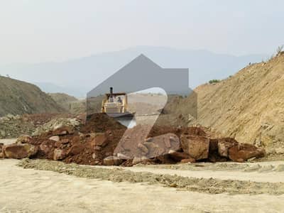 TOP LOCATION 500SQYD PLOT