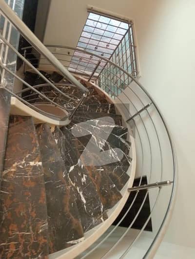 ڈی ایچ اے فیز 4 ڈیفنس (ڈی ایچ اے),لاہور میں 3 کمروں کا 1 کنال بالائی پورشن 1.2 لاکھ میں کرایہ پر دستیاب ہے۔