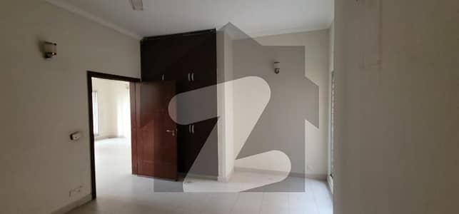 بحریہ ٹاؤن - پریسنٹ 10۔بی بحریہ ٹاؤن کراچی,کراچی میں 3 کمروں کا 6 مرلہ مکان 1.25 کروڑ میں برائے فروخت۔