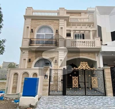 سٹی ہاؤسنگ سوسائٹی گوجرانوالہ میں 4 کمروں کا 5 مرلہ مکان 2.35 کروڑ میں برائے فروخت۔