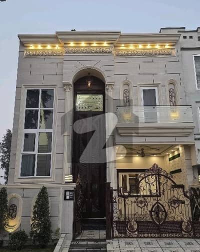 سٹی ہاؤسنگ سوسائٹی گوجرانوالہ میں 4 کمروں کا 5 مرلہ مکان 2.35 کروڑ میں برائے فروخت۔