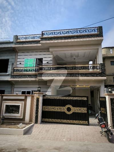 گلشن آباد راولپنڈی میں 6 کمروں کا 10 مرلہ مکان 3.8 کروڑ میں برائے فروخت۔